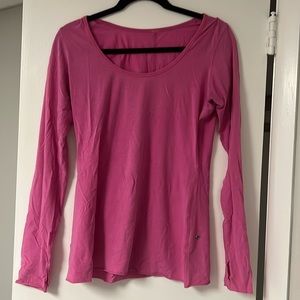 Women’s Lulu lemon scoop neck long sleeved shirt. Good condition